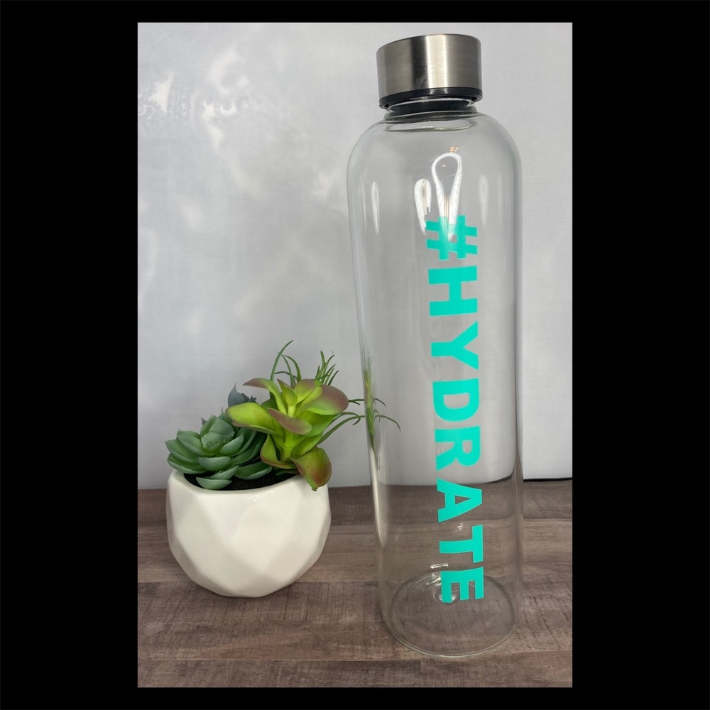 #HYDRATE glass 32 oz water bottle